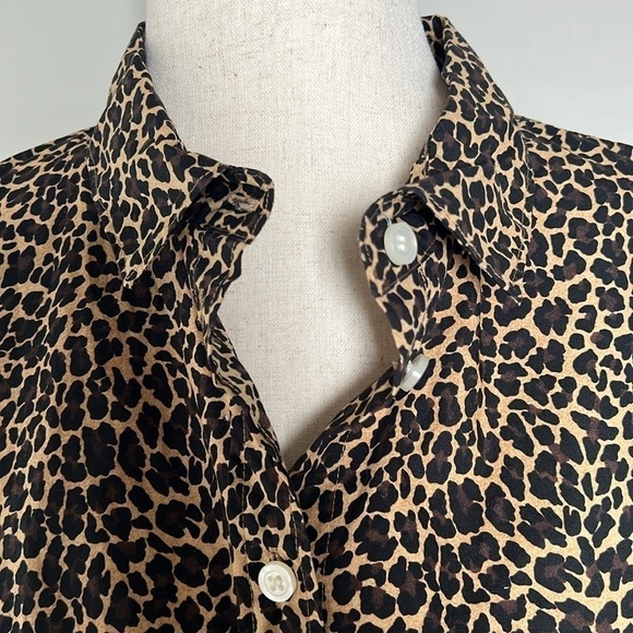 J Crew Women’s Animal Print Button Down Poplin Shirt in Signature Fit Size XL - Picture 2 of 10